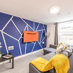 Апартаменти Central, Contractors, Families, Free Parking By Prescott Apartments *