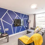 Central, Contractors, Families, Free Parking By Prescott Apartments