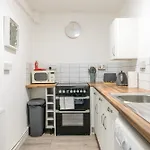 Central, Contractors, Families, Free Parking By Prescott Apartments Апартаменти Бристоль