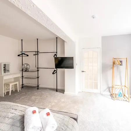 Apartman Central, Families, Contractors, Free Parking By Prescott Apartments Bristol