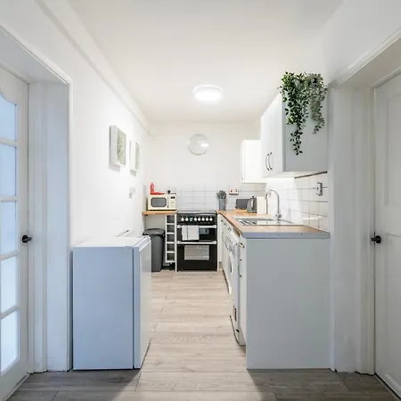 Central, Families, Contractors, Free Parking By Prescott Apartments * Bristol